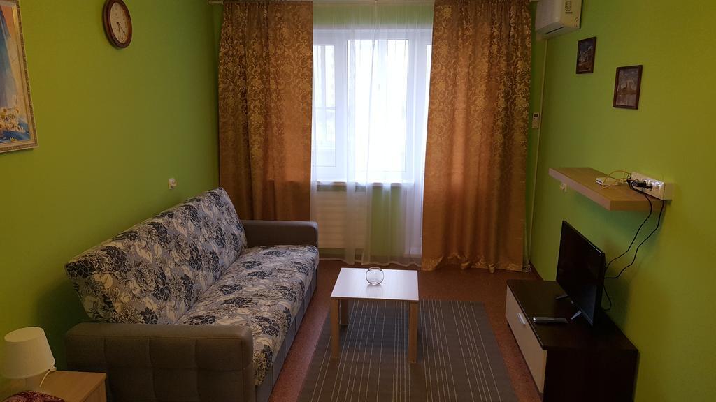 Apartment Grinn 45 On Kommunalnaya Pskov Dış mekan fotoğraf